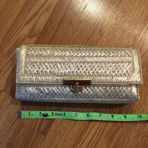 VINTAGE‎ Ivory Needlepoint Raffia Clutch